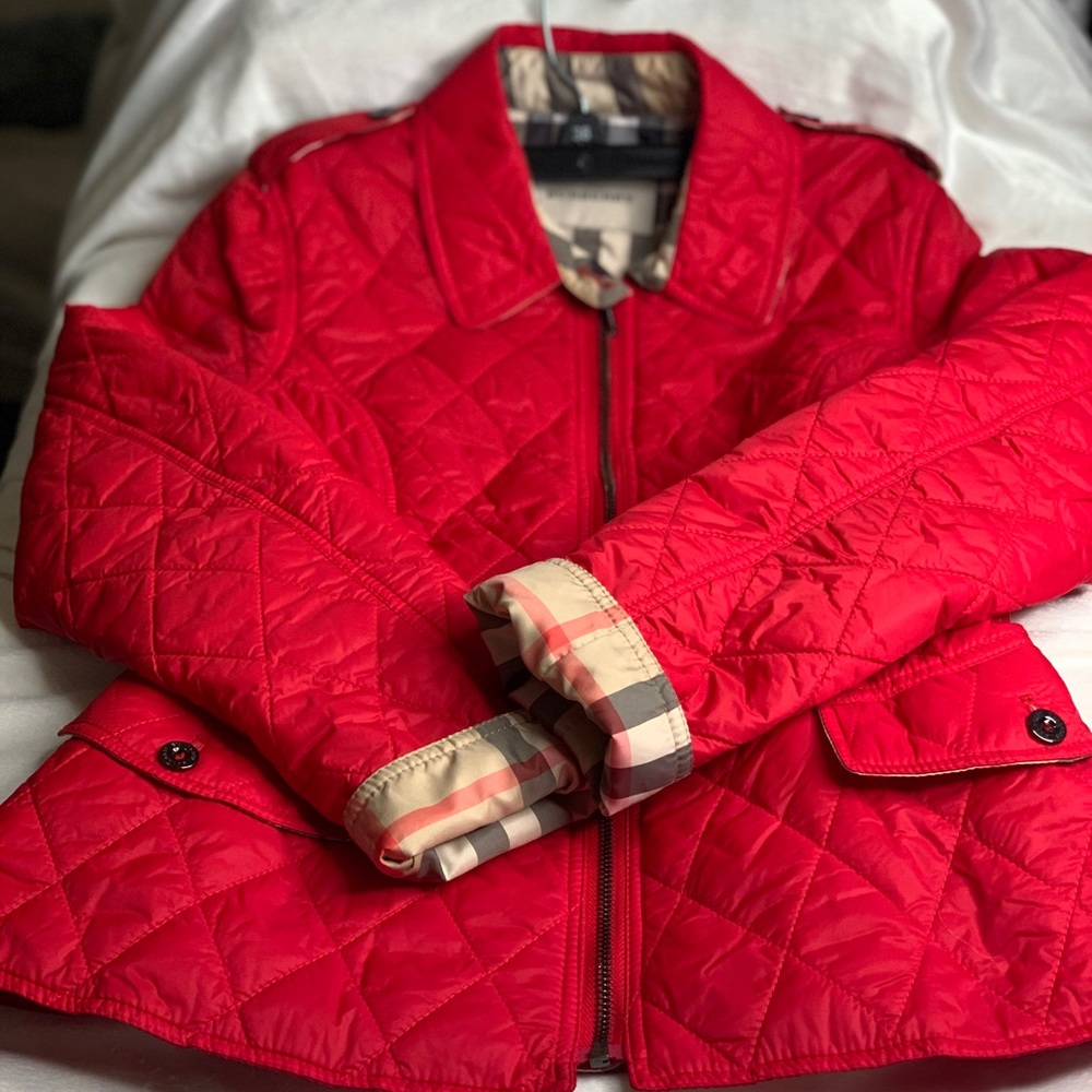 Preloved used very few times ! Like new no stains